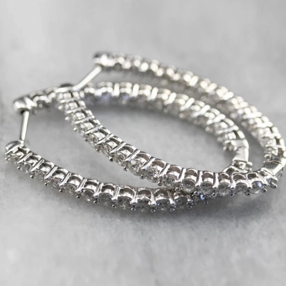 White gold plated small hoop earrings - Picture 3 of 4